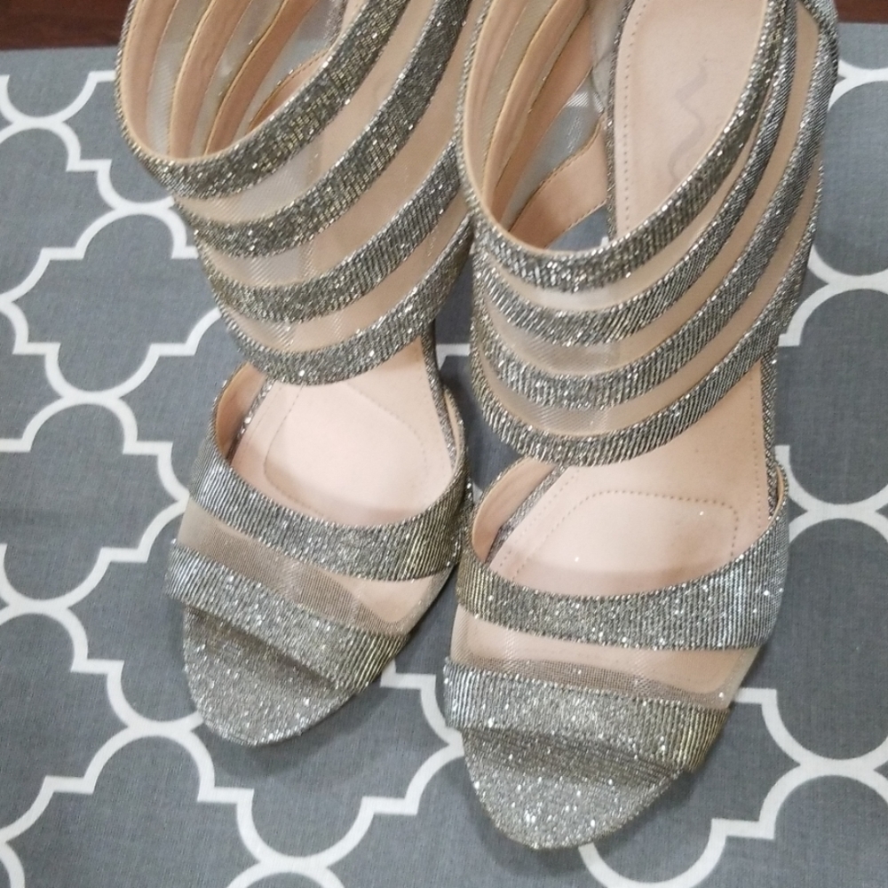 High Heels - Picture 2 of 5